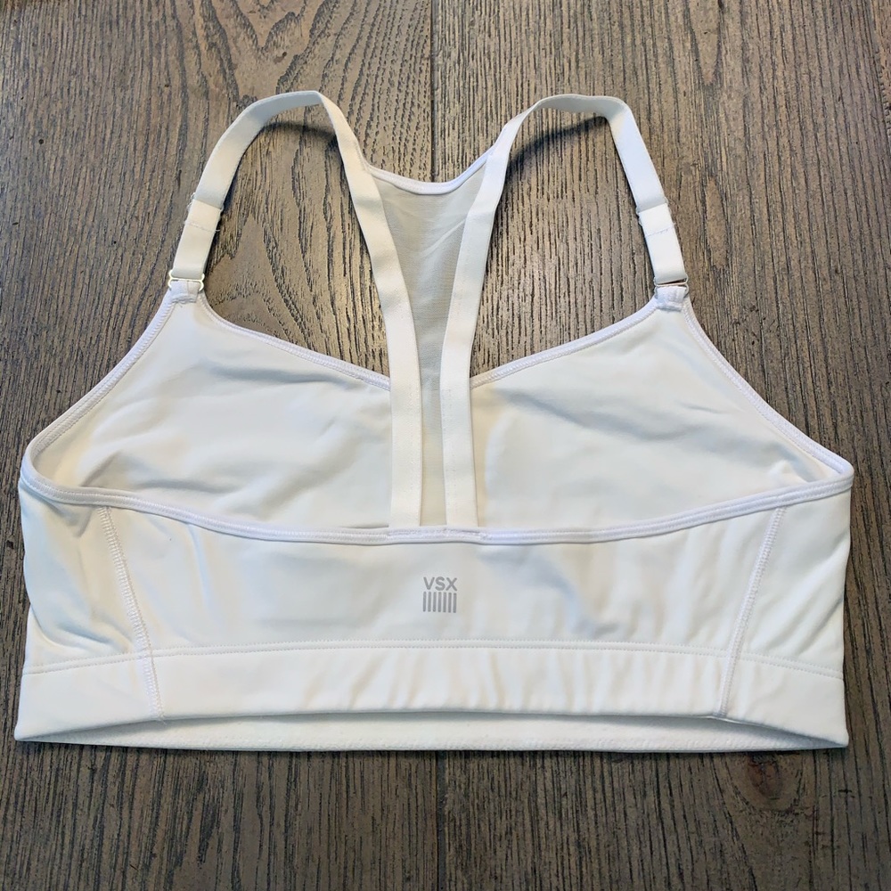 Victoria Secret - Picture 3 of 5